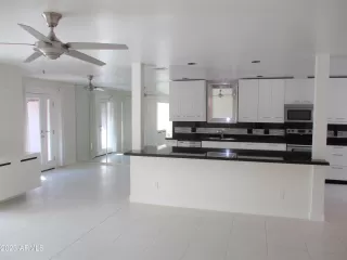 Photo #5: 6484199 Listing