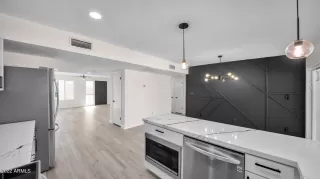 Photo #2: 6484396 Listing