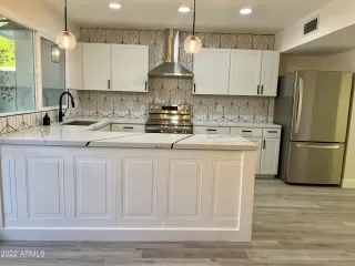 Photo #3: 6484396 Listing