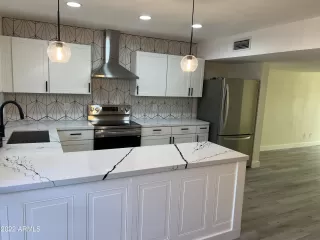 Photo #4: 6484396 Listing