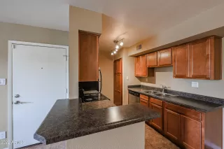 Photo #5: 6484859 Listing