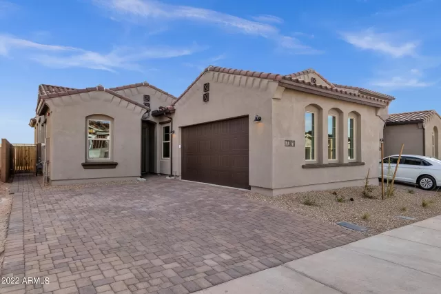 MLS: 6484899 Condo For Sale