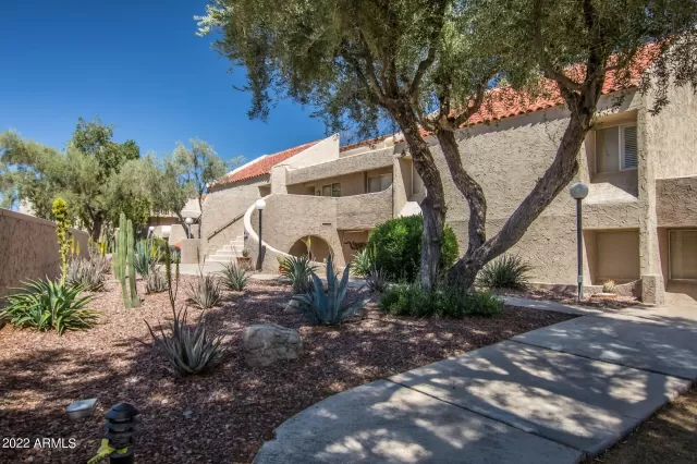 MLS: 6485264 Condo For Sale