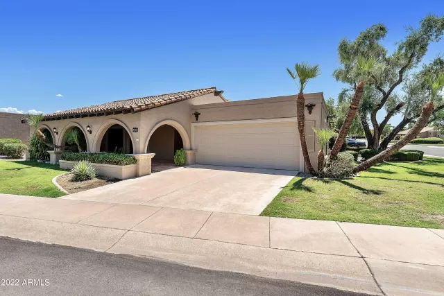 MLS: 6485580 Condo For Sale