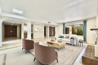 Photo #6: 6485580 Listing