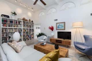 Photo #5: 6485982 Listing