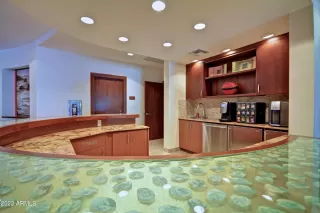 Photo #5: 6486918 Listing