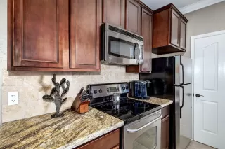 Photo #5: 6487496 Listing