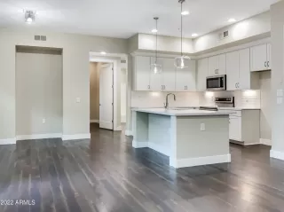 Photo #3: 6487690 Listing