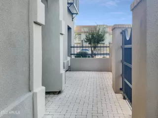 Photo #5: 6487690 Listing