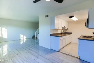 Photo #5: 6487927 Listing