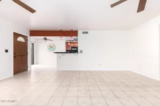 Photo #5: 6488267 Listing