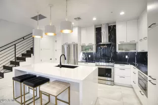 Photo #5: 6488528 Listing