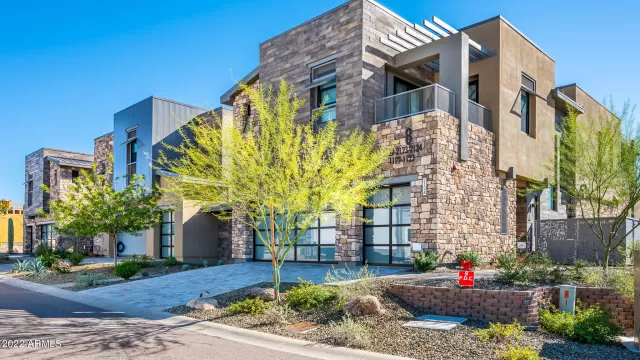 MLS: 6488536 Condo For Sale