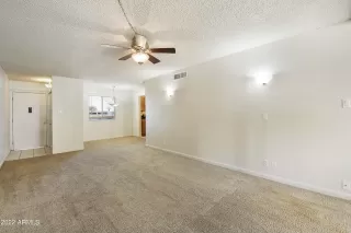 Photo #6: 6488874 Listing 