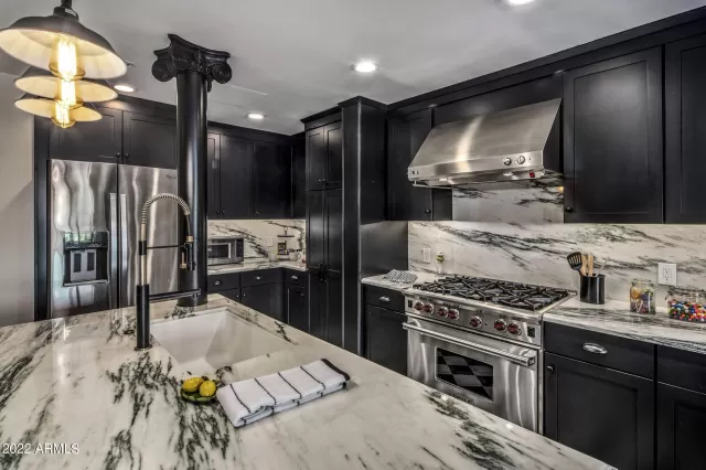 MLS: 6489354 Condo For Sale