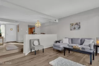 Photo #4: 6489509 Listing