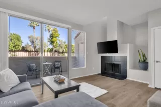 Photo #5: 6489509 Listing