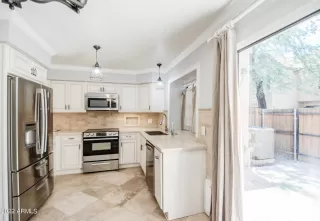 Photo #5: 6489641 Listing