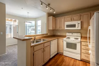 Photo #3: 6490638 Listing