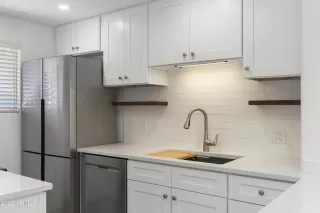 Photo #5: 6490696 Listing