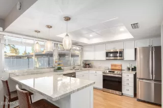 Photo #3: 6490802 Listing