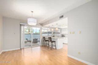 Photo #6: 6490802 Listing