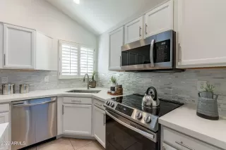 Photo #1: 6490910 Listing 