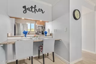 Photo #5: 6491136 Listing