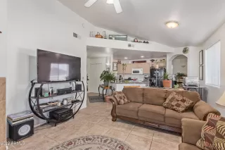 Photo #4: 6491849 Listing