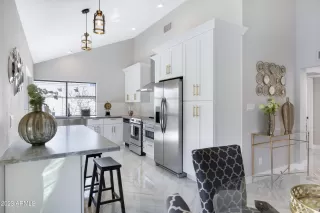 Photo #5: 6491894 Listing