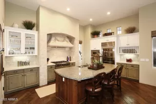 Photo #5: 6491963 Listing