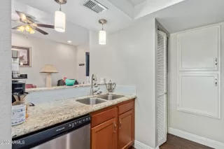 Photo #5: 6492446 Listing 