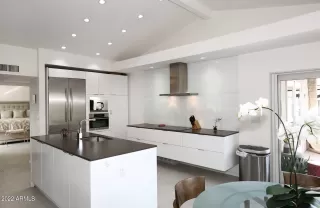 Photo #4: 6492746 Listing