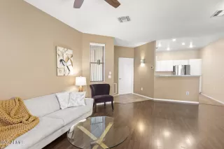 Photo #4: 6492821 Listing