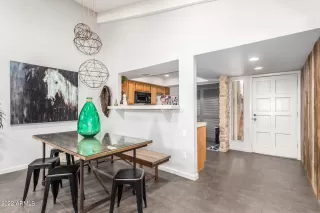 Photo #5: 6492902 Listing 