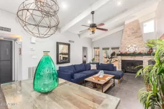 Photo #6: 6492902 Listing 