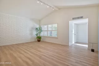 Photo #3: 6493165 Listing 