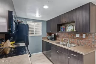 Photo #2: 6493259 Listing