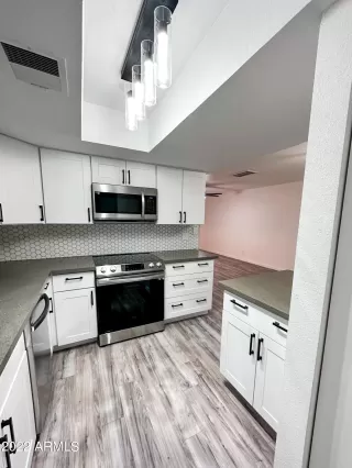 Photo #1: 6493463 Listing 