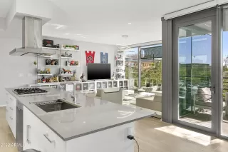 Photo #2: 6493633 Listing