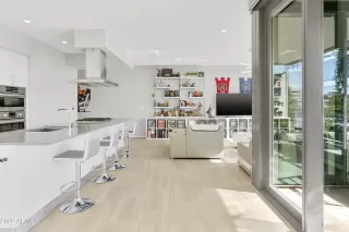 Photo #4: 6493633 Listing