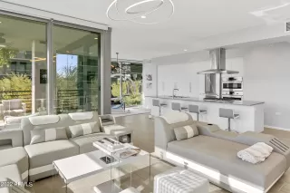 Photo #6: 6493633 Listing