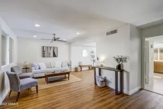 Photo #4: 6493781 Listing 