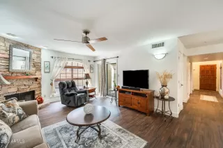 Photo #4: 6494331 Listing