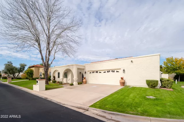 MLS: 6494996 Condo For Sale