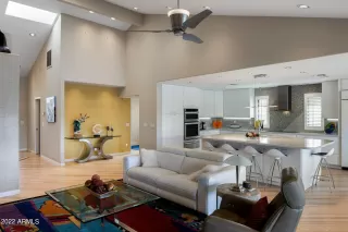 Photo #4: 6495109 Listing