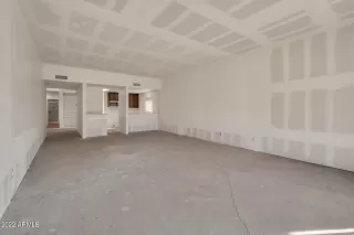 Photo #5: 6495119 Listing