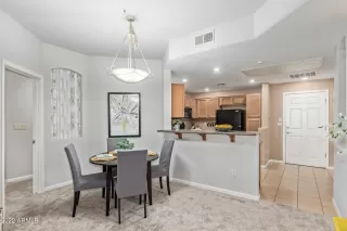 Photo #6: 6495467 Listing