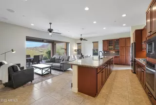 Photo #5: 6495517 Listing 